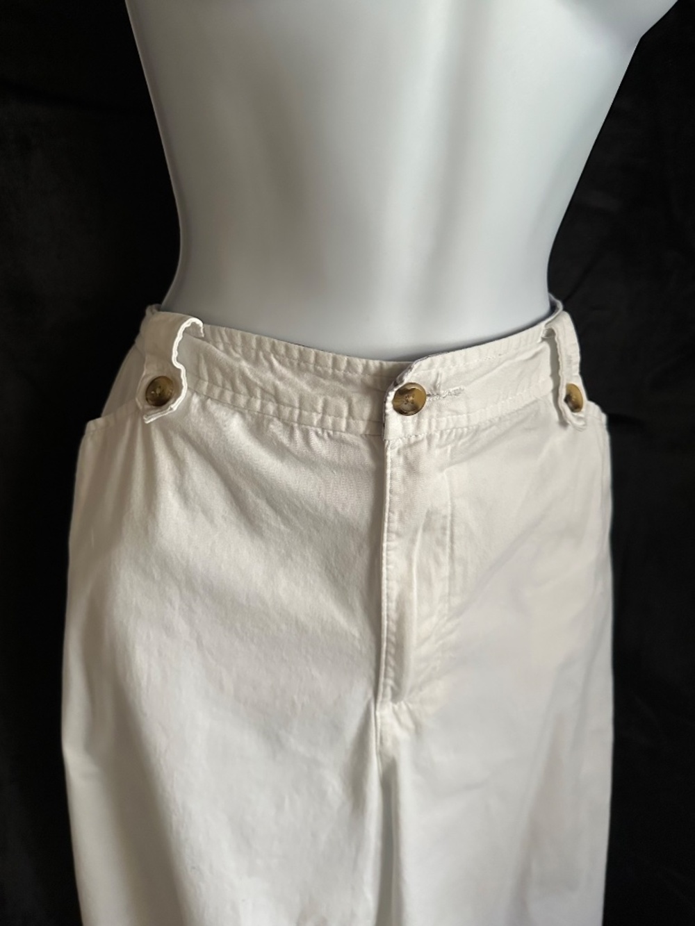 White stag stretch, white Bermuda shorts, size 12 - Picture 3 of 6